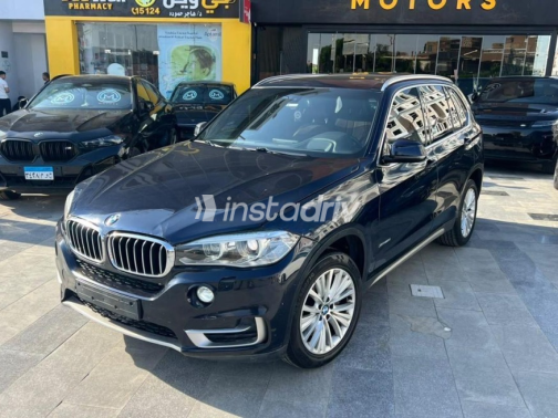 بي ام دبليو X5 2015 أزرق غامق أوتوماتيك مستعملة للبيع في القاهرة - 1