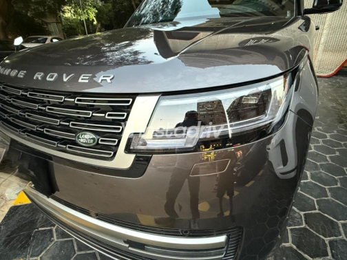 Land Rover Range Rover Vogue 2025 Brown Automatic Used for Sale in Cairo - 2
