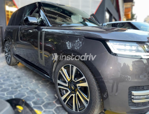 Land Rover Range Rover Vogue 2025 Brown Automatic Used for Sale in Cairo - 3