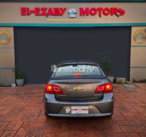 Chevrolet Cruze 2017 Gray Automatic Used for Sale in Nasr city - 4