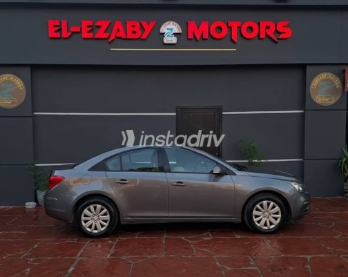 Chevrolet Cruze 2017 Gray Automatic Used for Sale in Nasr city - 6
