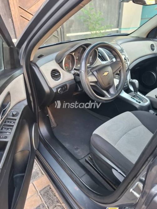 Chevrolet Cruze 2017 Gray Automatic Used for Sale in Nasr city - 8