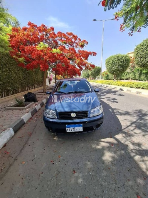 Fiat Punto 2004 Dark Blue Automatic Used for Sale in Cairo - 4