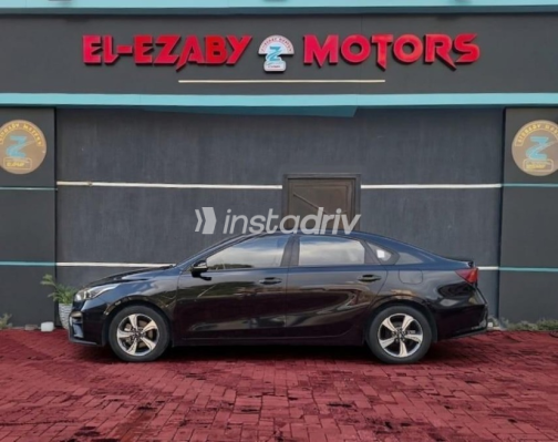 Kia Grand Cerato 2020 White Automatic Used for Sale in Greater Cairo ( Cairo + Giza) - 4