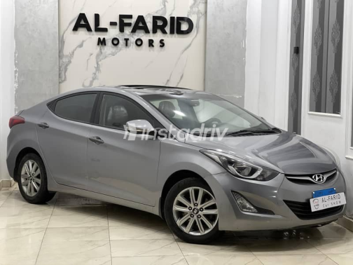 هيونداي إلنترا 2015 فضي أوتوماتيك مستعملة للبيع في الإسكندرية - 1