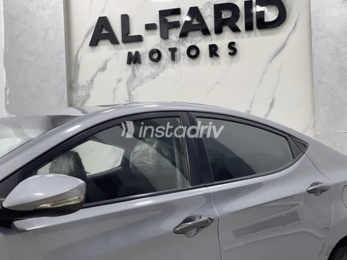 هيونداي إلنترا 2015 فضي أوتوماتيك مستعملة للبيع في الإسكندرية - 4