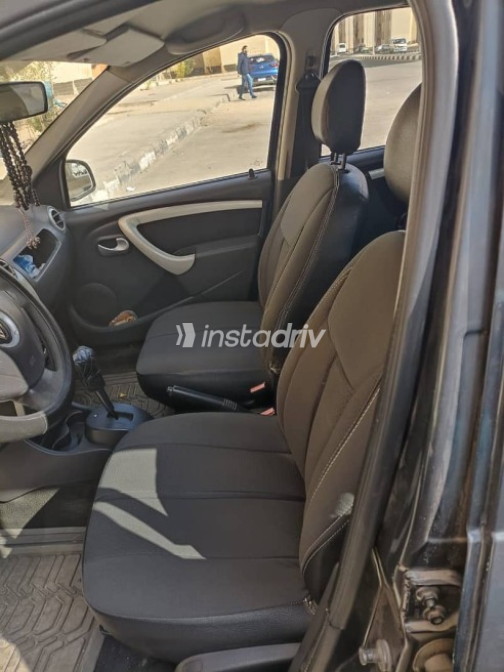 Renault Sandero 2013 Dark Blue Automatic Used for Sale in Greater Cairo ( Cairo + Giza) - 1