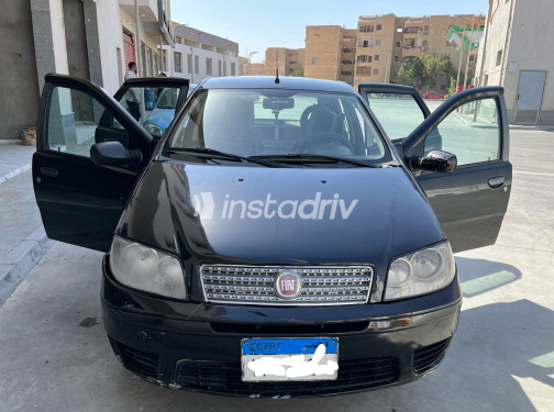 Fiat Punto 2012 Black Manual Used for Sale in Helwan - 8