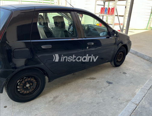 Fiat Punto 2012 Black Manual Used for Sale in Helwan - 9