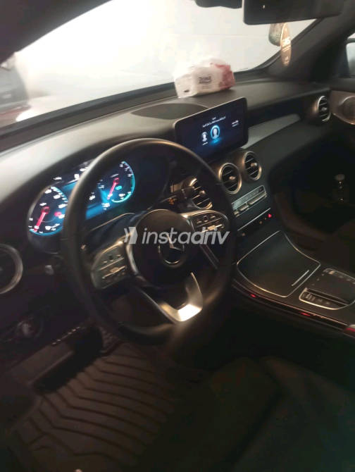 مرسيدس GLC 300 2020 أسود أوتوماتيك مستعملة للبيع في الجيزة - 3
