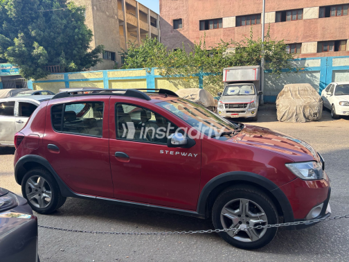 Renault Sandero Step Way 2018 White Automatic Used for Sale in Cairo - 4