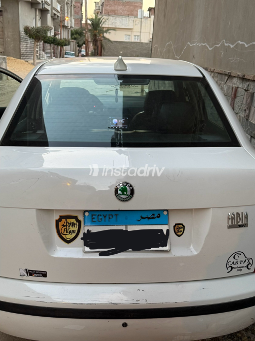 سكودا فابيا 2005 أبيض أوتوماتيك مستعملة للبيع في الإسكندرية - 1