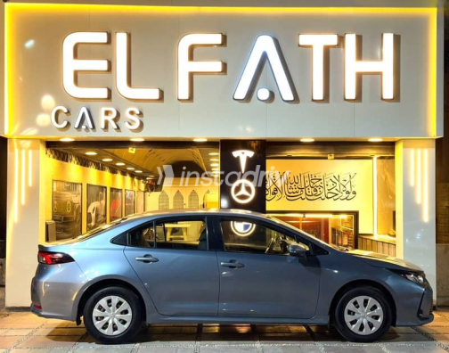 Toyota Corolla 2019 Dark Blue Automatic Used for Sale in Sheraton - 3