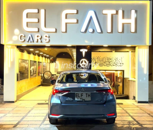 Toyota Corolla 2019 Dark Blue Automatic Used for Sale in Sheraton - 7
