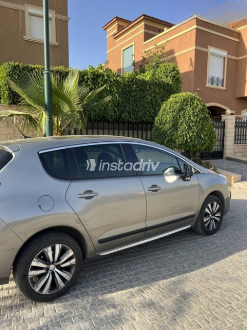 Peugeot 3008 2016 Gold Automatic Used for Sale in Zamalek - 3