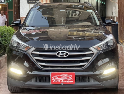Hyundai Tucson 2017 Black Automatic Used for Sale in Downtown - 1