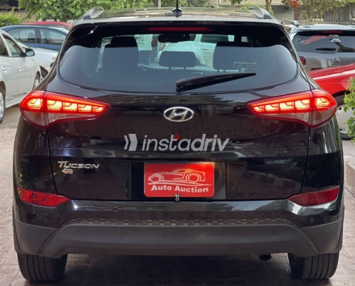 Hyundai Tucson 2017 Black Automatic Used for Sale in Downtown - 2