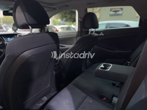 Hyundai Tucson 2017 Black Automatic Used for Sale in Downtown - 10
