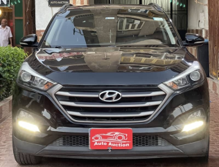 Hyundai Tucson 2017 Black Automatic Used for Sale in Downtown