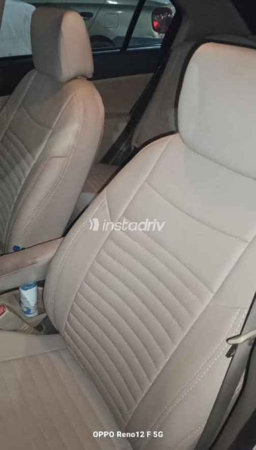 Hyundai Accent 2011 Burgundy Manual Used for Sale in Greater Cairo ( Cairo + Giza) - 4