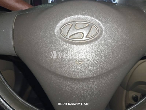Hyundai Accent 2011 Burgundy Manual Used for Sale in Greater Cairo ( Cairo + Giza) - 5