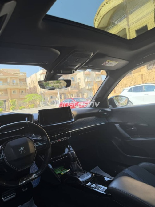 Peugeot 2008 2021 Red Automatic Used for Sale in Cairo - 10