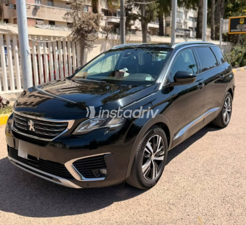 بيجو 5008 2019 أسود أوتوماتيك مستعملة للبيع في الإسكندرية - 2