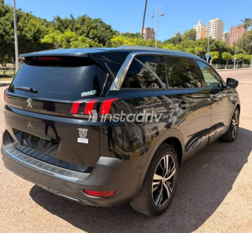 بيجو 5008 2019 أسود أوتوماتيك مستعملة للبيع في الإسكندرية - 3