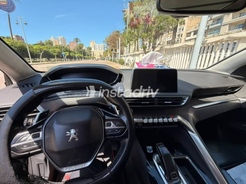 بيجو 5008 2019 أسود أوتوماتيك مستعملة للبيع في الإسكندرية - 8