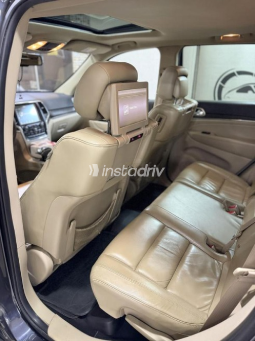 Jeep Cherokee 2016 Gray Automatic Used for Sale in Cairo - 8