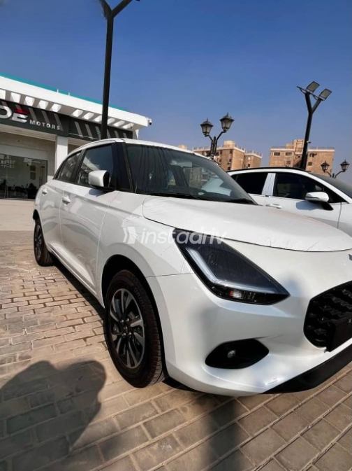 سوزوكى سويفت 2026 أبيض أوتوماتيك جديدة للبيع في مدينة نصر - 3