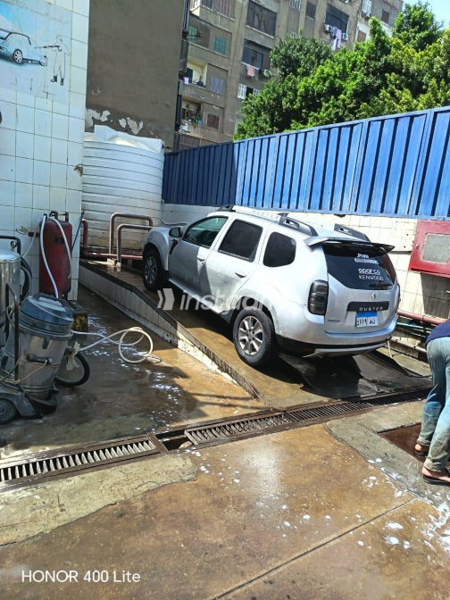 Renault Duster 2017 Silver Automatic Used for Sale in Cairo - 2