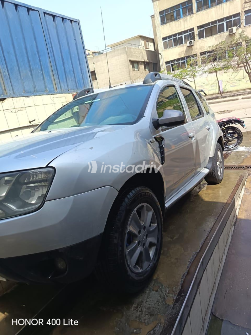 Renault Duster 2017 Silver Automatic Used for Sale in Cairo - 5