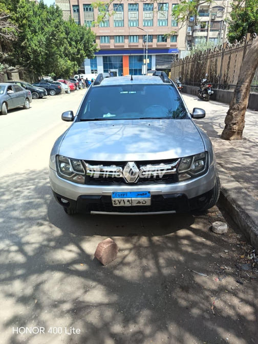 Renault Duster 2017 Silver Automatic Used for Sale in Cairo - 7