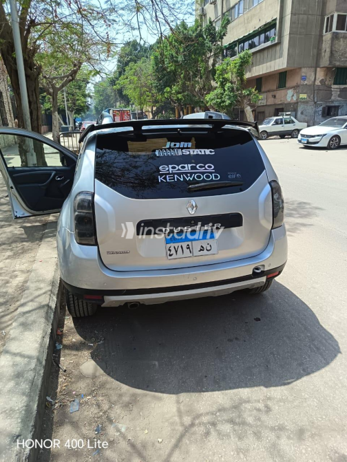 Renault Duster 2017 Silver Automatic Used for Sale in Cairo - 8