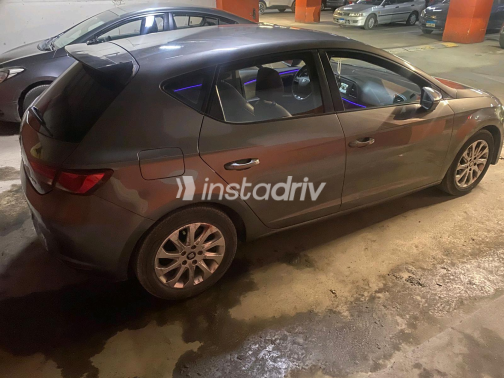 Seat Leon 2015 Bronze Automatic Used for Sale in Giza - 4