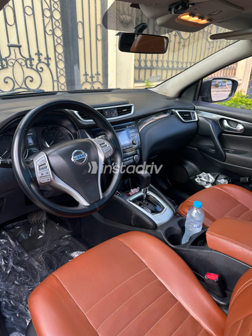 Nissan Qashqai 2016 Brown Automatic Used for Sale in Giza - 2
