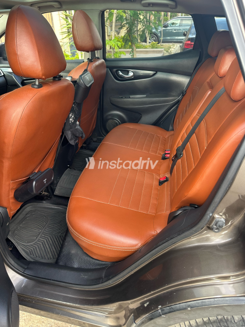 Nissan Qashqai 2016 Brown Automatic Used for Sale in Giza - 3