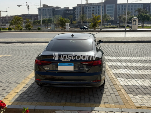 اودي A5 2019 رمادي أوتوماتيك مستعملة للبيع في القاهرة - 7