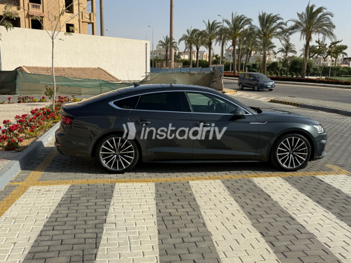 اودي A5 2019 رمادي أوتوماتيك مستعملة للبيع في القاهرة - 10