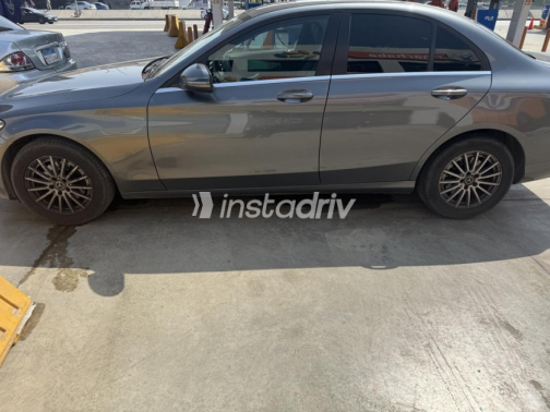 Mercedes 180 2020 Gray Automatic Used for Sale in Sheikh Zayed City - 2