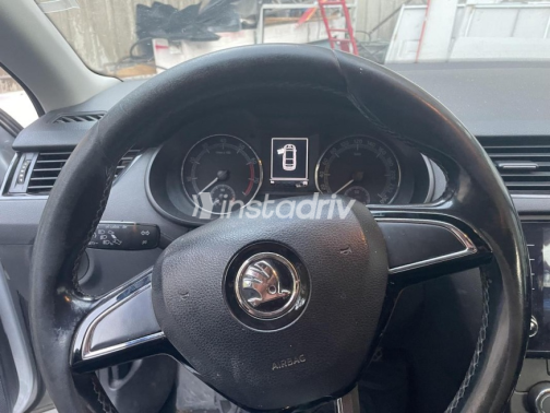 Skoda Octavia A7 2018 Silver Automatic Used for Sale in Mohandessin - 3