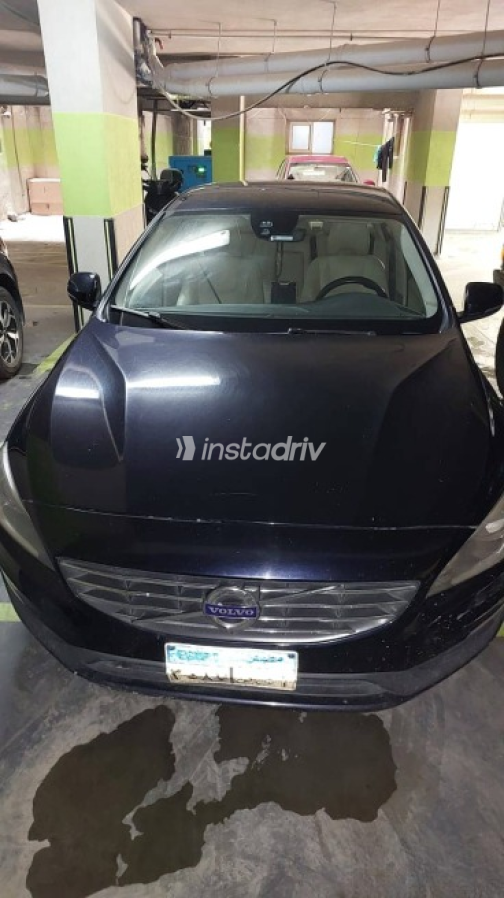 Volvo S60 2018 Dark Blue Automatic Used for Sale in Downtown - 5