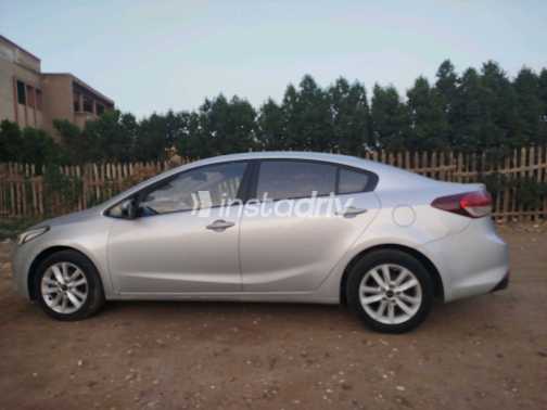 Kia Cerato 2018 Silver Automatic Used for Sale in Cairo - 3