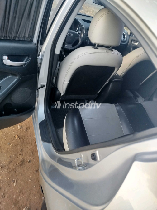Kia Cerato 2018 Silver Automatic Used for Sale in Cairo - 7
