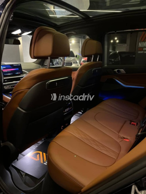 بي ام دبليو X5 2025 أزرق غامق أوتوماتيك جديدة للبيع في القاهرة - 4