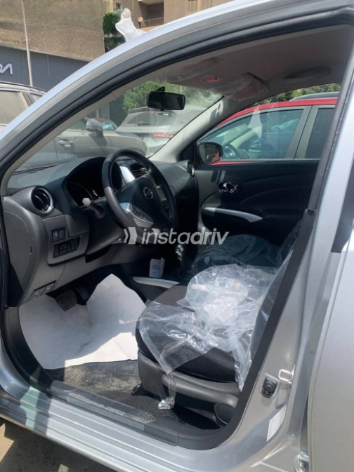 Nissan Sunny 2027 Silver Automatic New for Sale in Nasr city - 3
