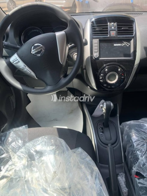 Nissan Sunny 2027 Silver Automatic New for Sale in Nasr city - 8