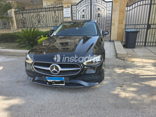 Mercedes C 180 2023 Black Automatic Used for Sale in Cairo - 3
