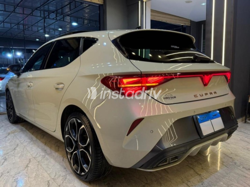 Seat Leon 2025 White Automatic Used for Sale in Cairo - 3